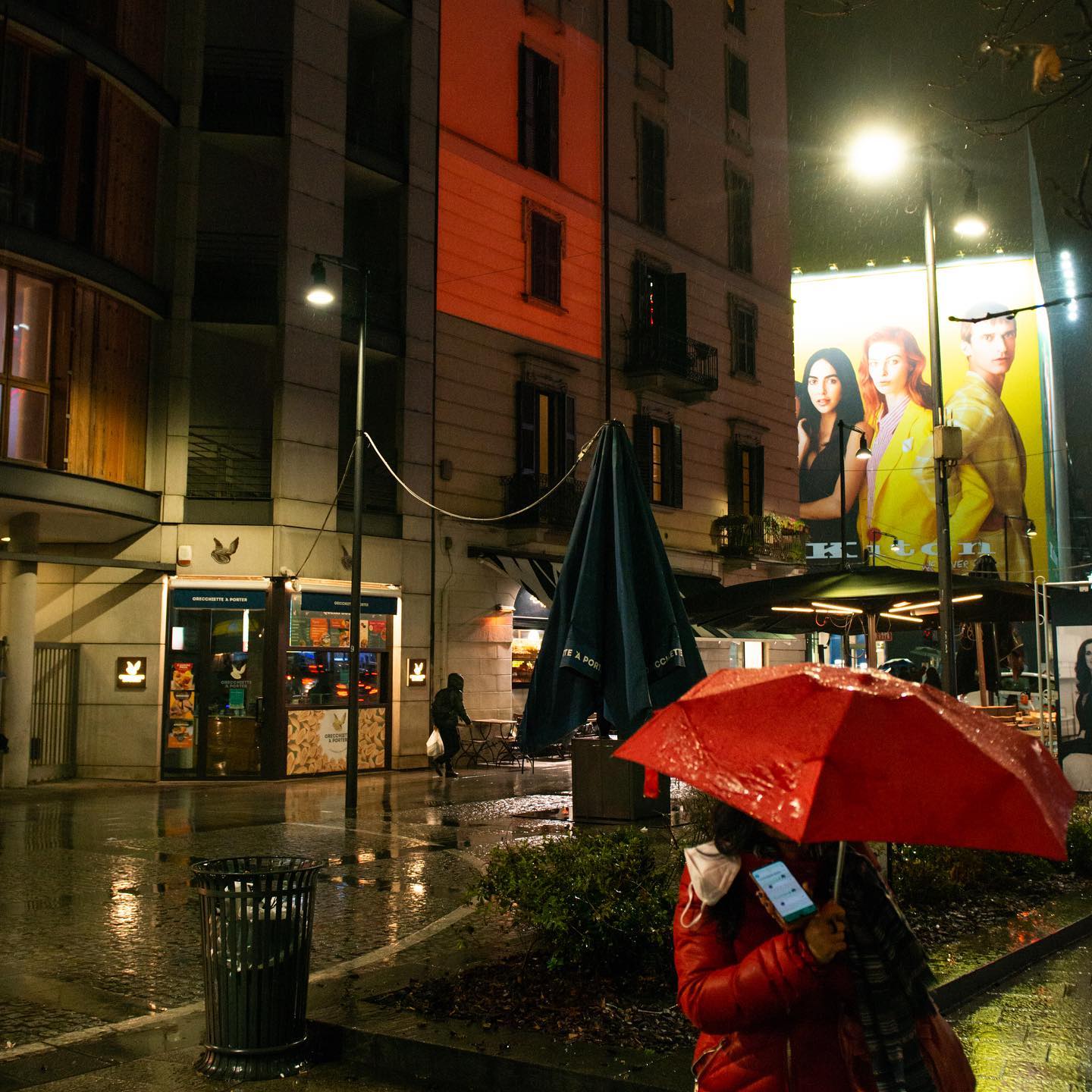 Madame In una notte piovosa a Milano e a Roma… un  

A domani...