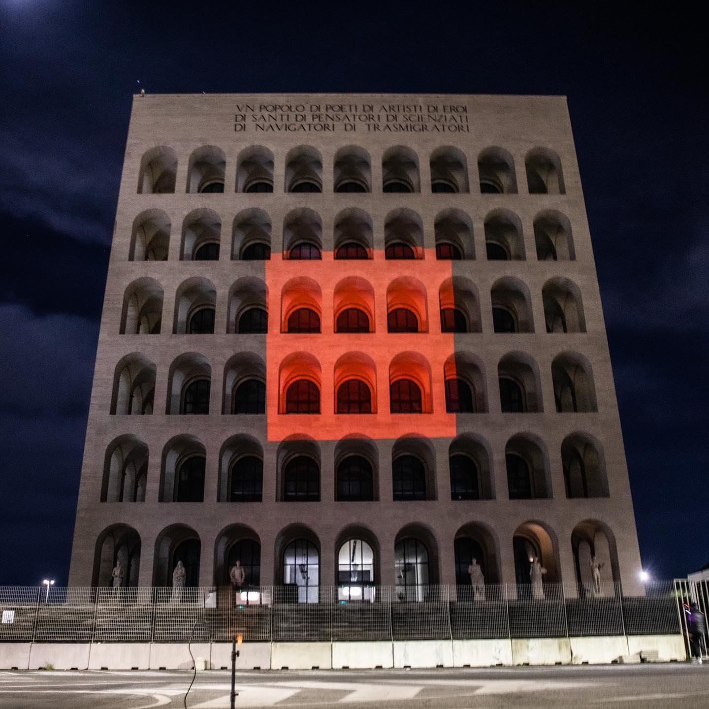 Madame In una notte piovosa a Milano e a Roma… un  

A domani...