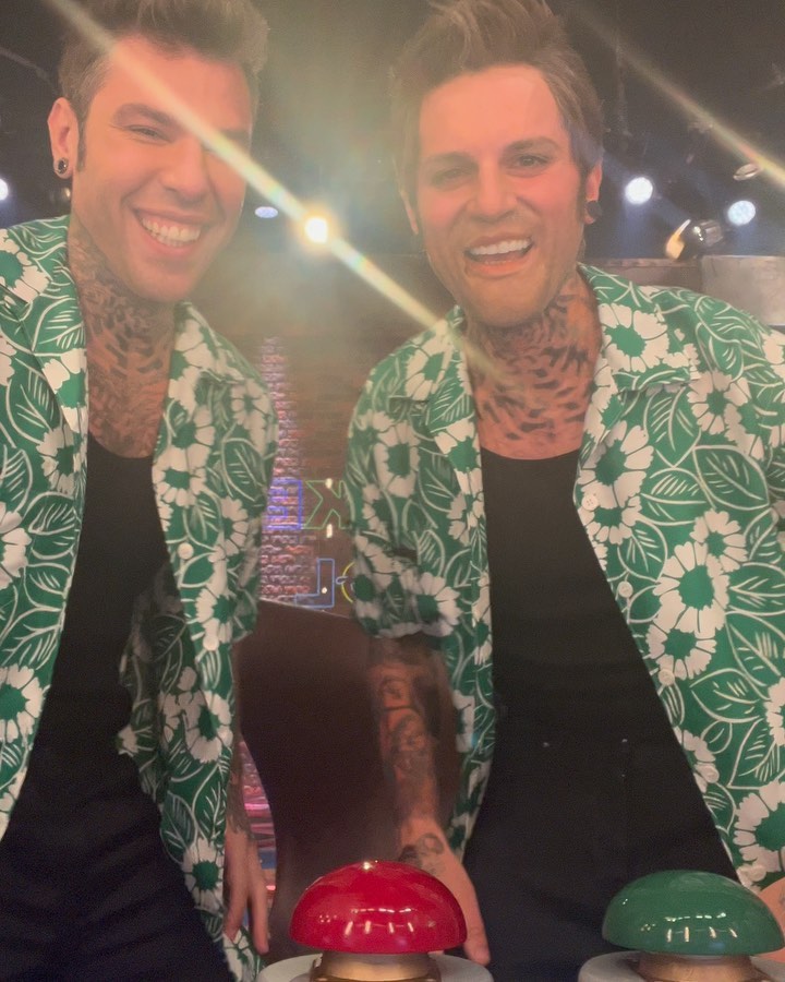 Fedez I Fratelli gemelli di LOL  
 è ora disponibile su...