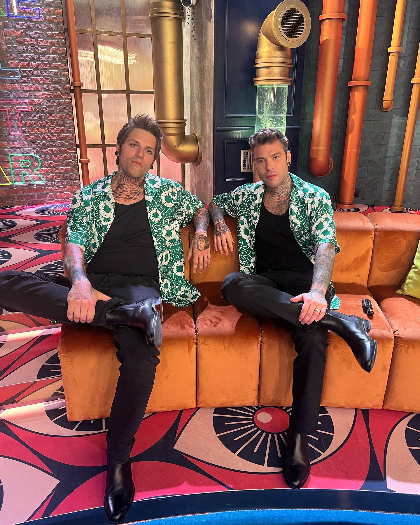 Fedez I Fratelli gemelli di LOL  
 è ora disponibile su...