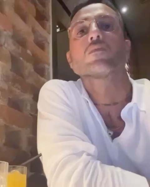 Fabrizio Corona Di bianco e’ puro oggi non e’ rimasto nulla. Solo qualche abito, solo qualche st...