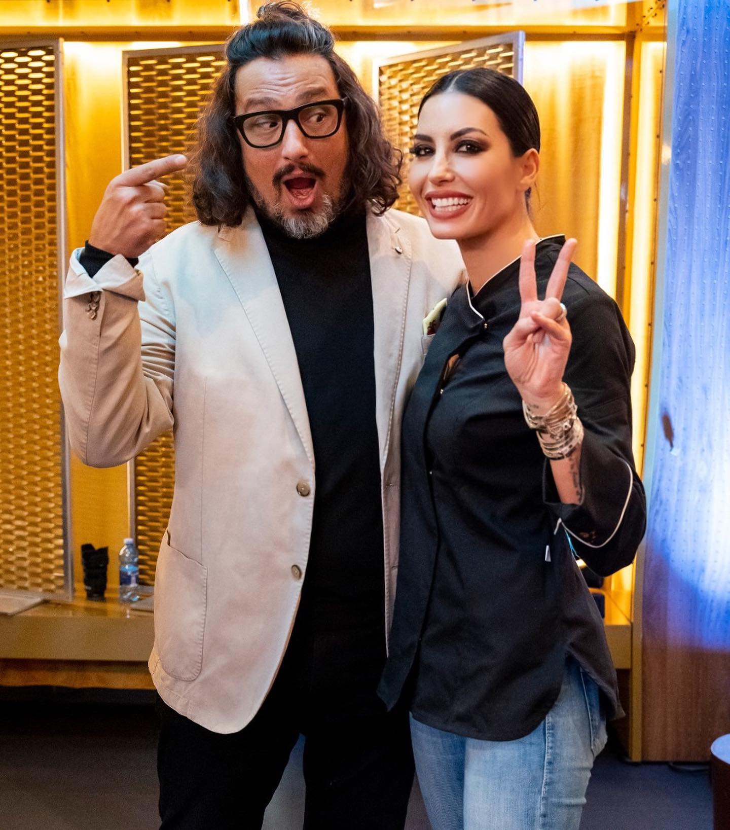 Elisabetta Gregoraci • Giuro .. questa volta non ho fatto la Carbonara  e neanche il Tiramisu ‘ 

Per...