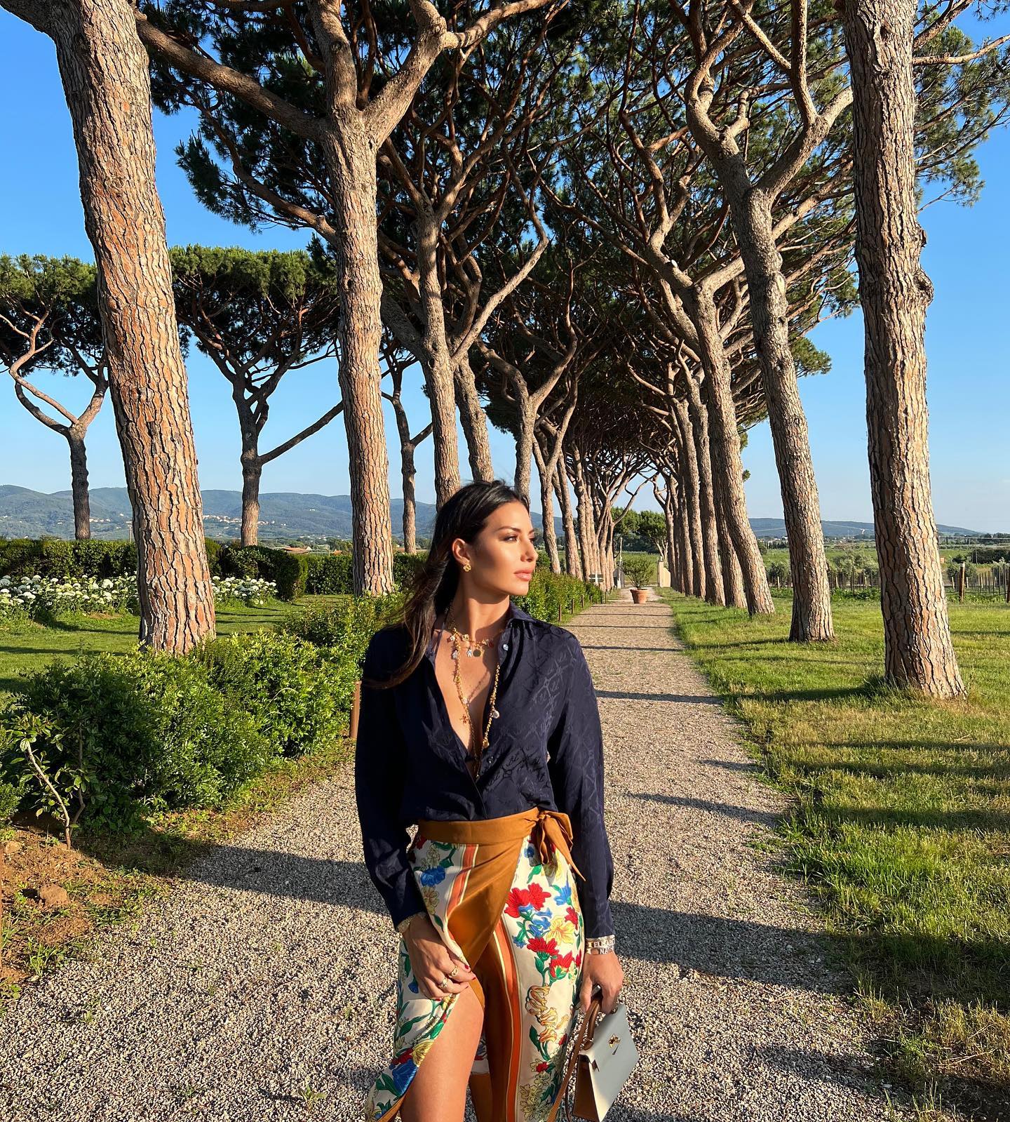 Elisabetta Gregoraci • View, picnic,happiness...