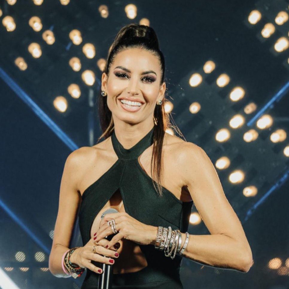 Elisabetta Gregoraci • Oggi va in onda la 1ª puntata di  su Italia 1 alle ore 21.00 ed il mio cuore è...