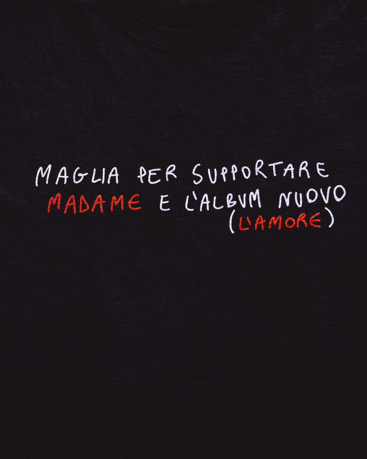 Madame Sorpresaaa  

Il nuovo merch è disponibile da ora sul sito di  e direttamente ai...