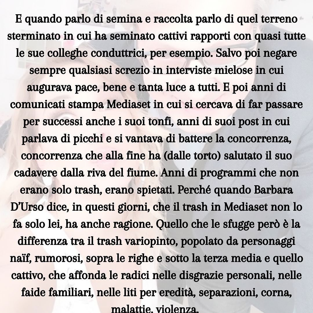 Selvaggia Lucarelli Le mani giunte, il vestito di pizzo nero, l’aria teatrale da prefica salentina, ...