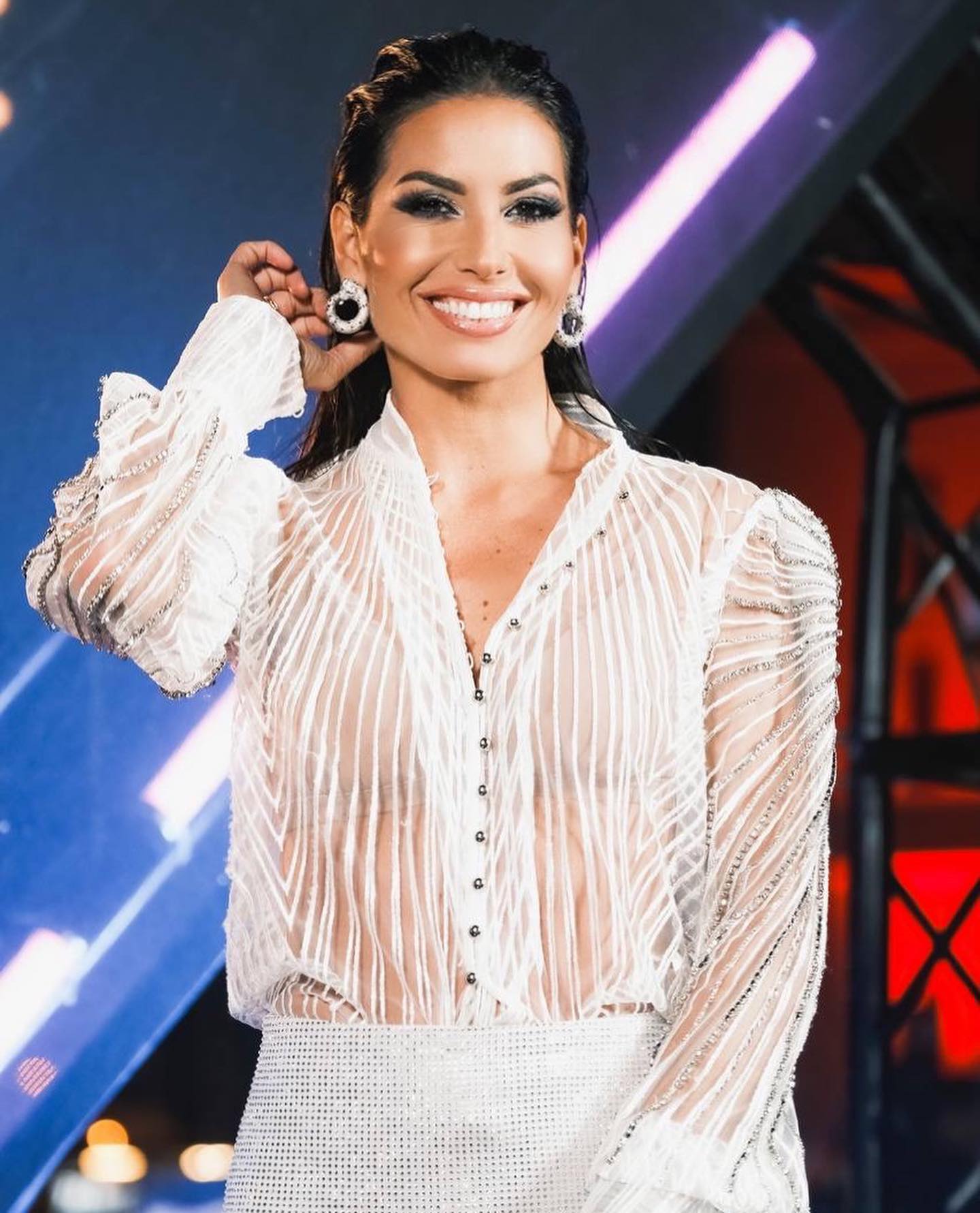 Elisabetta Gregoraci • Comincio già a sentire la musica in sottofondo … Bari pronta per questa triple...