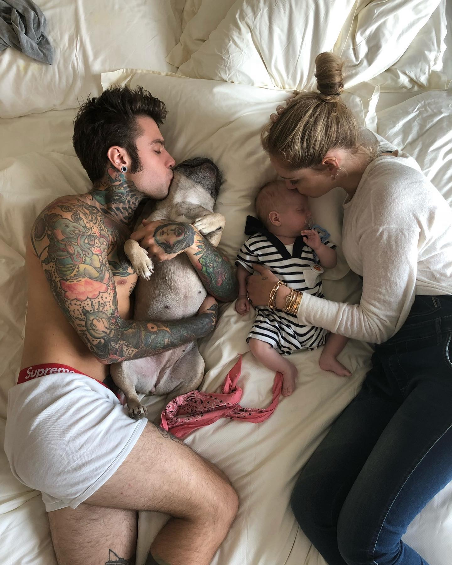 Fedez Sei stata parte della nostra famiglia e forse qualcosa di più. 
Inconsapevolment...