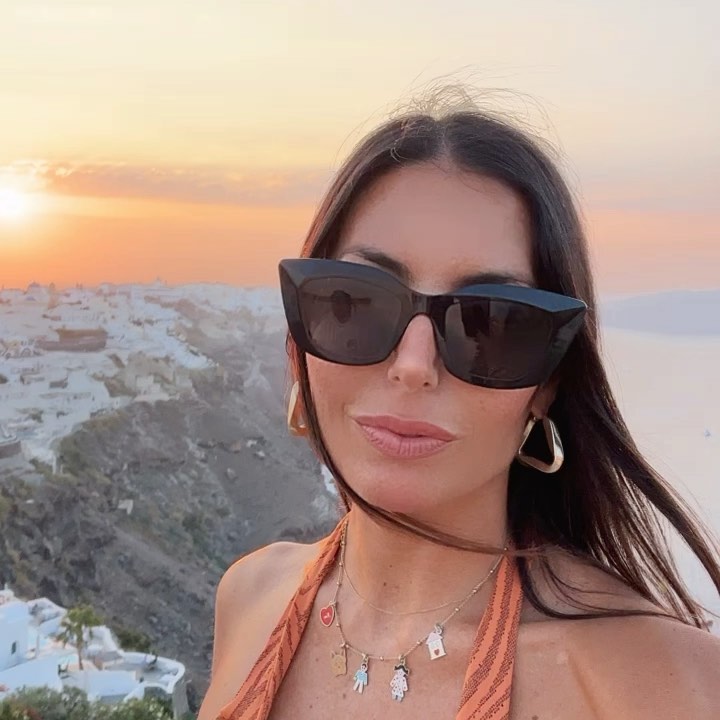 Elisabetta Gregoraci • Santorini, timeless beauty...