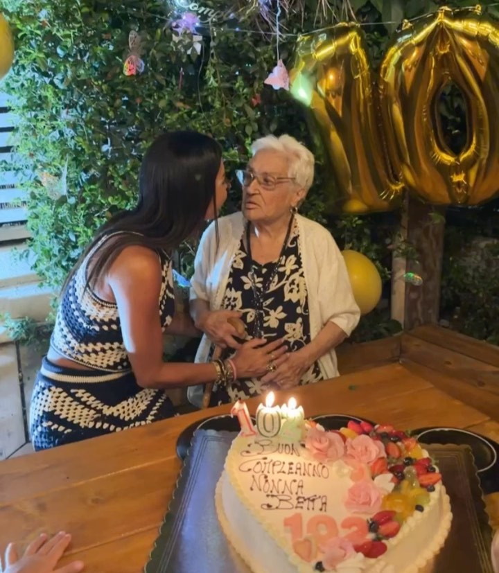 Elisabetta Gregoraci • La nonna compie 102 anni oggi, un secolo e più di vita e valori che solo i non...