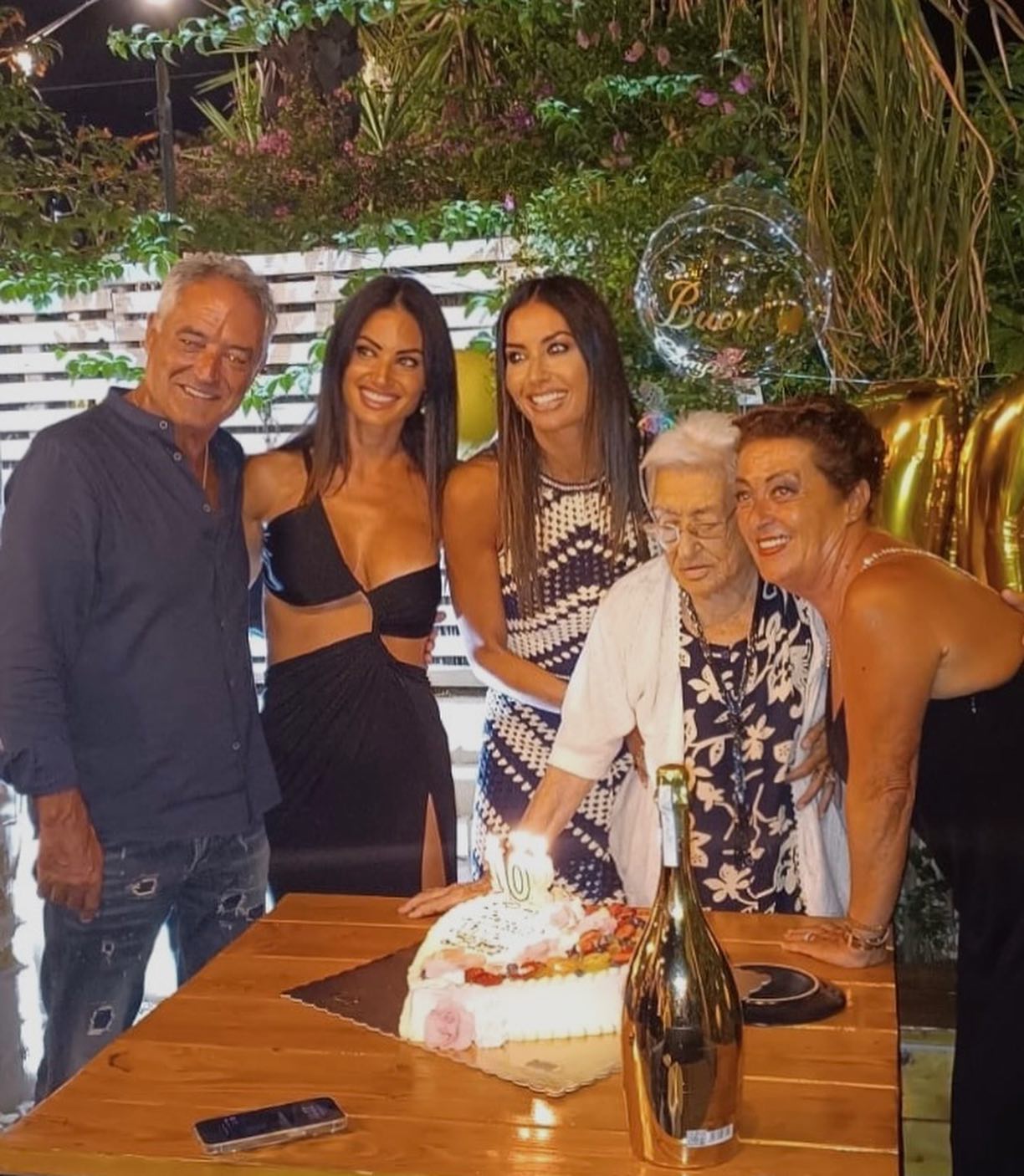 Elisabetta Gregoraci • La nonna compie 102 anni oggi, un secolo e più di vita e valori che solo i non...