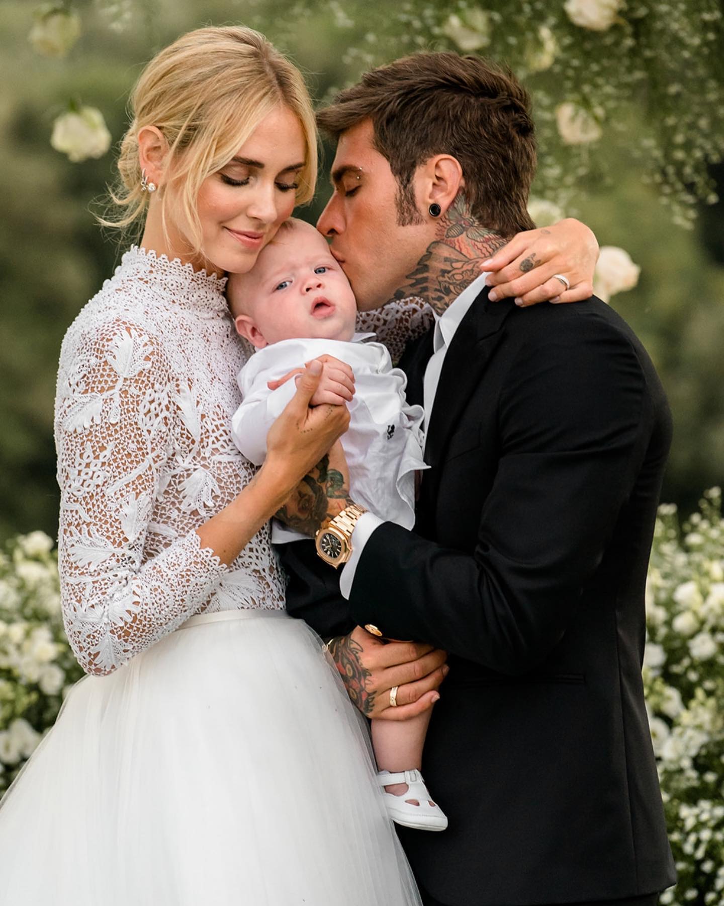 Fedez 7 anni insieme, 5 anni di matrimonio.
In salute e in malattia, fra la luce e in ...