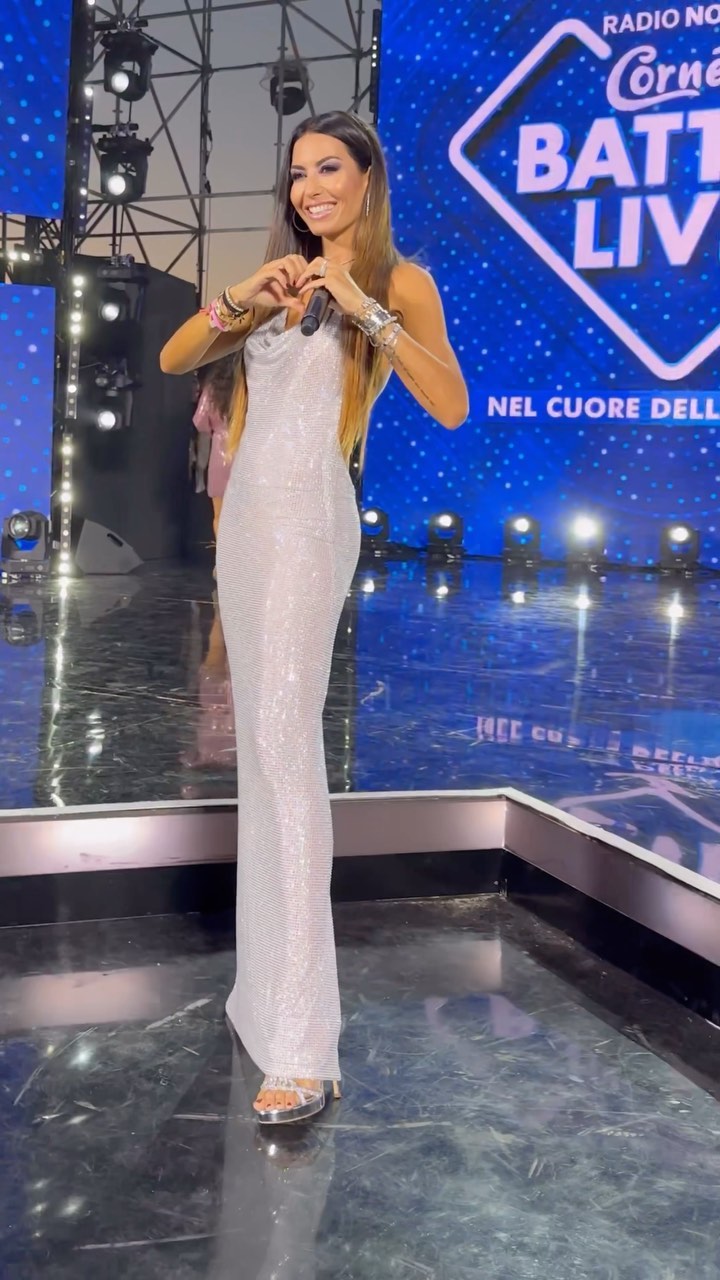 Elisabetta Gregoraci • La nostra estate insieme.. racchiusa in una puntata speciale! 
Questa Sera  su...