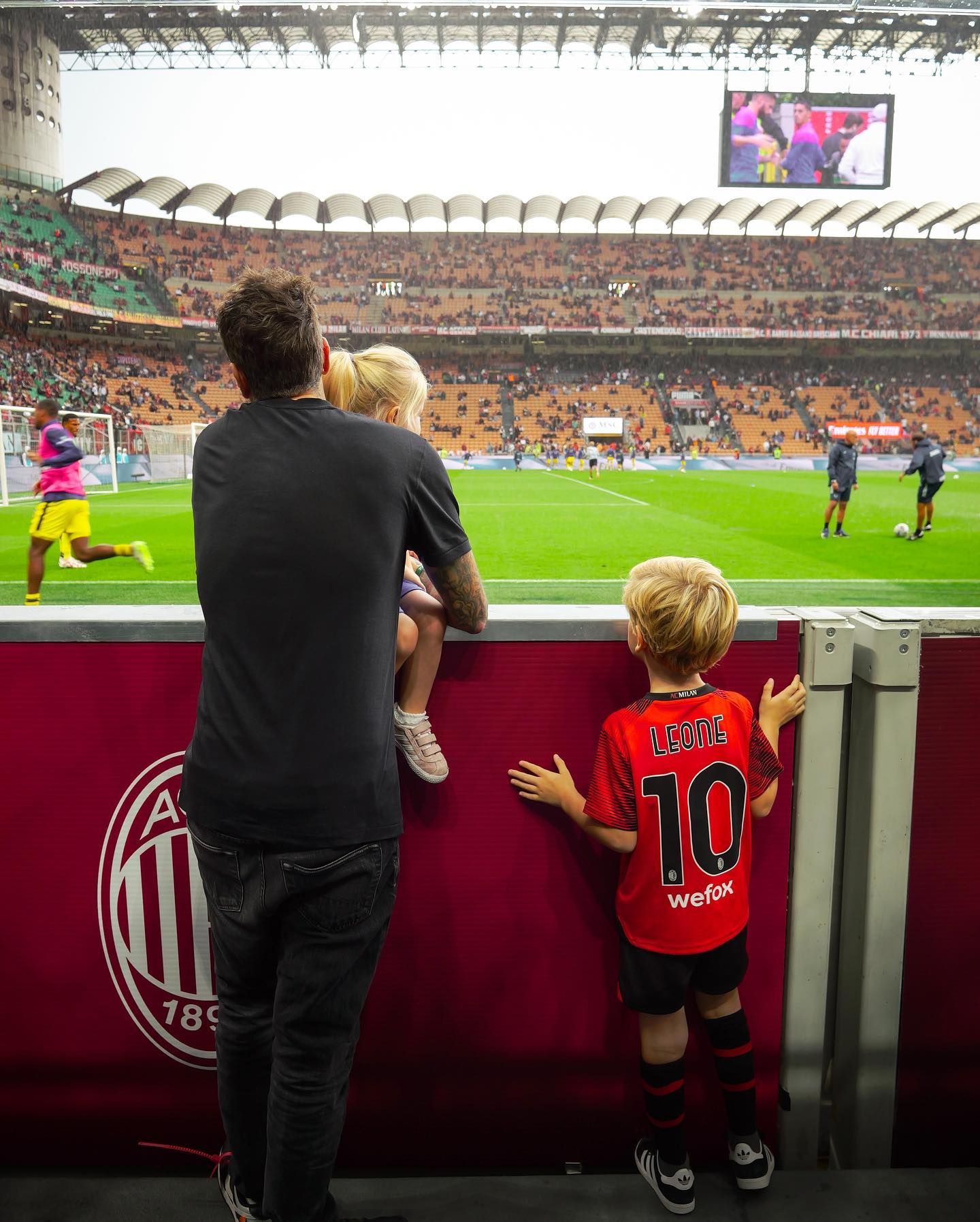 Fedez Prima volta allo stadio...