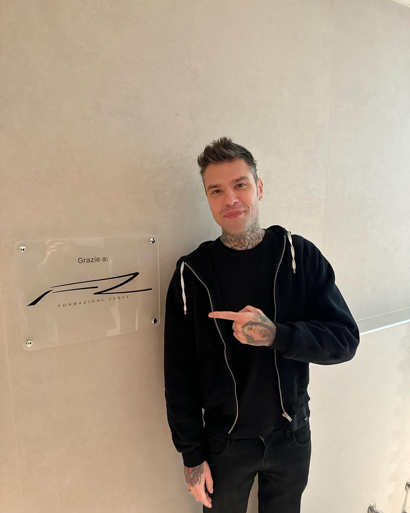 Fedez Ricordo la prima volta che andai a far visita ai bambini e alle bambine del cent...