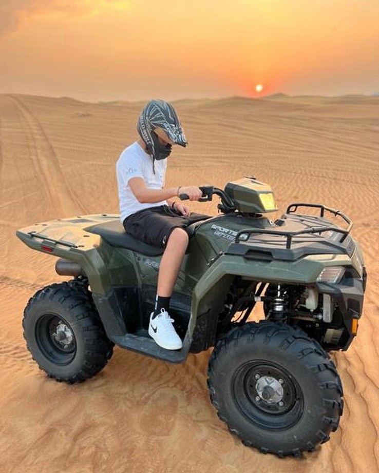 Flavio Briatore Tramonto nel deserto...