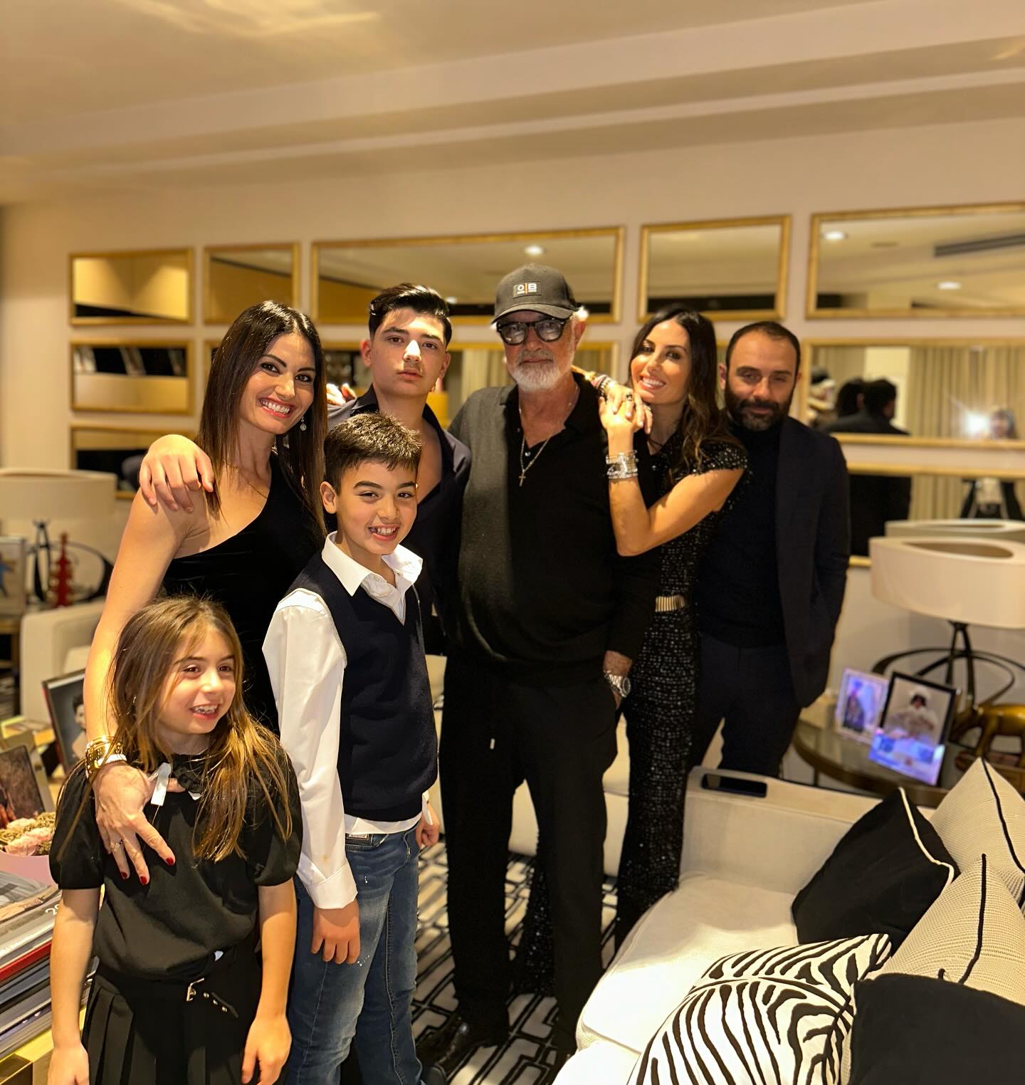 Elisabetta Gregoraci • Menu’ della serata : Family e Christmas Vibes...