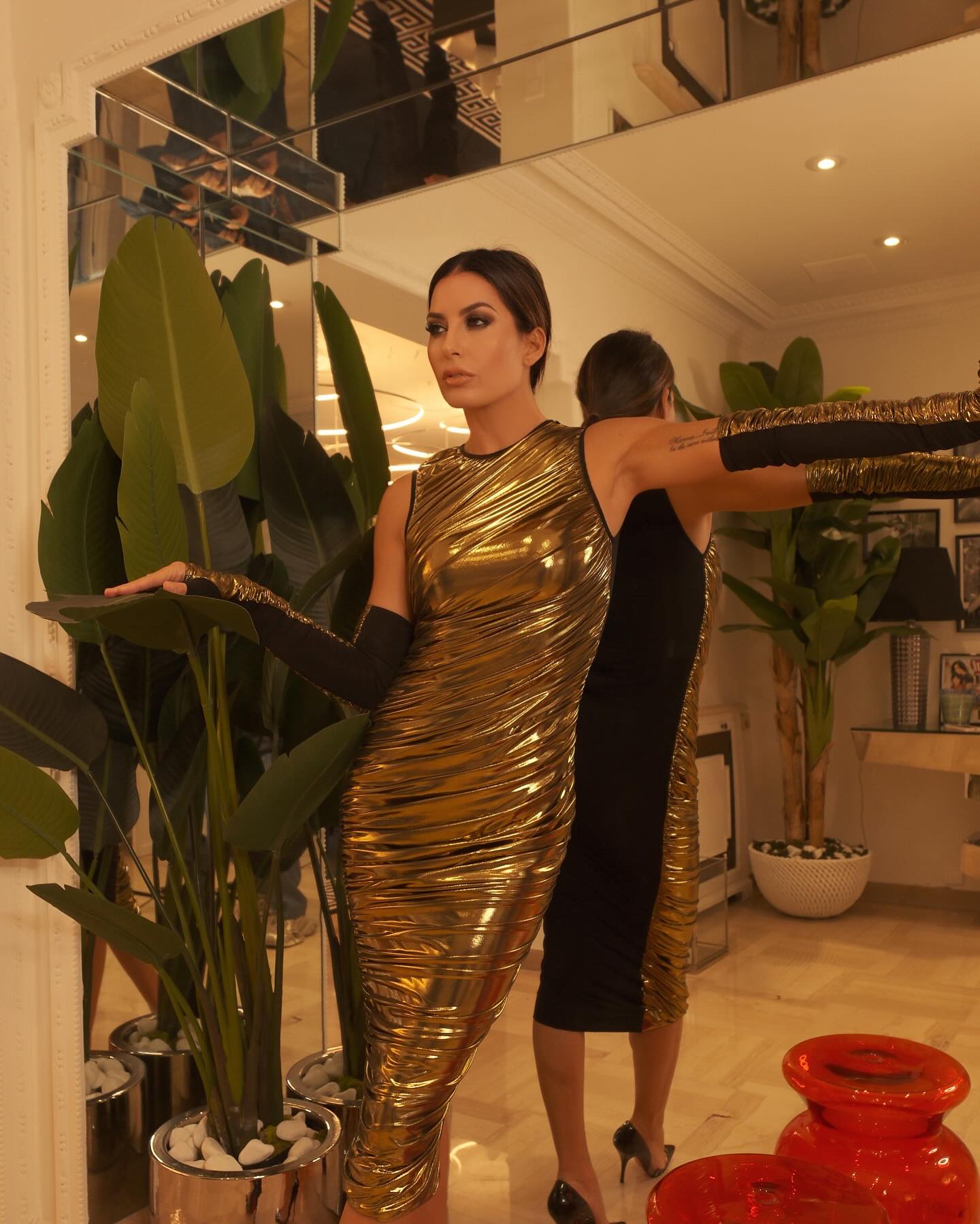 Elisabetta Gregoraci • Golden Christmas dreams...