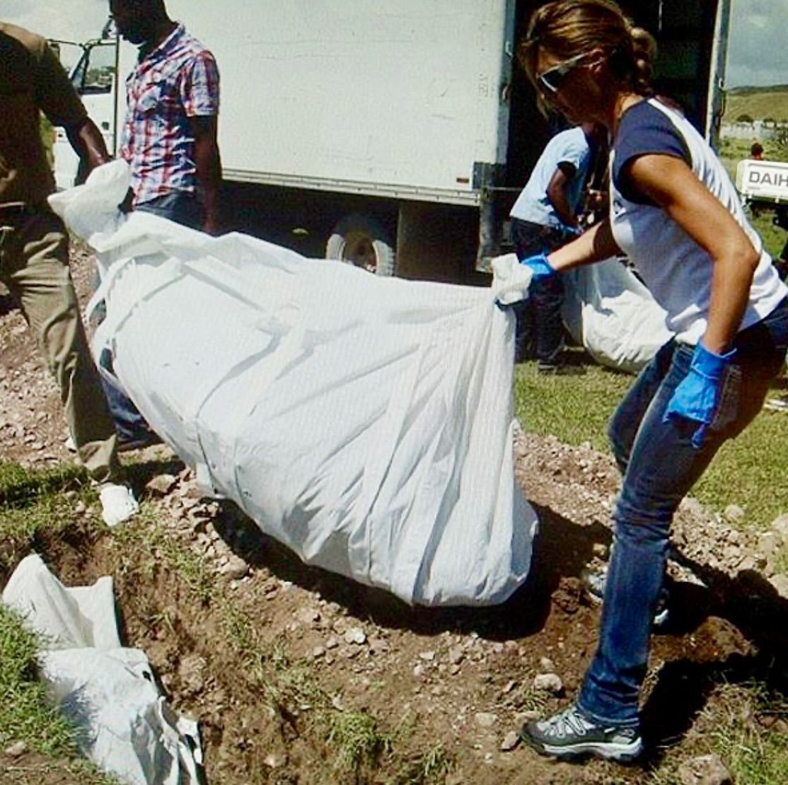 Martina Colombari Sono passati 14 anni oggi da uno dei terremoti più catastrofici della storia, qu...