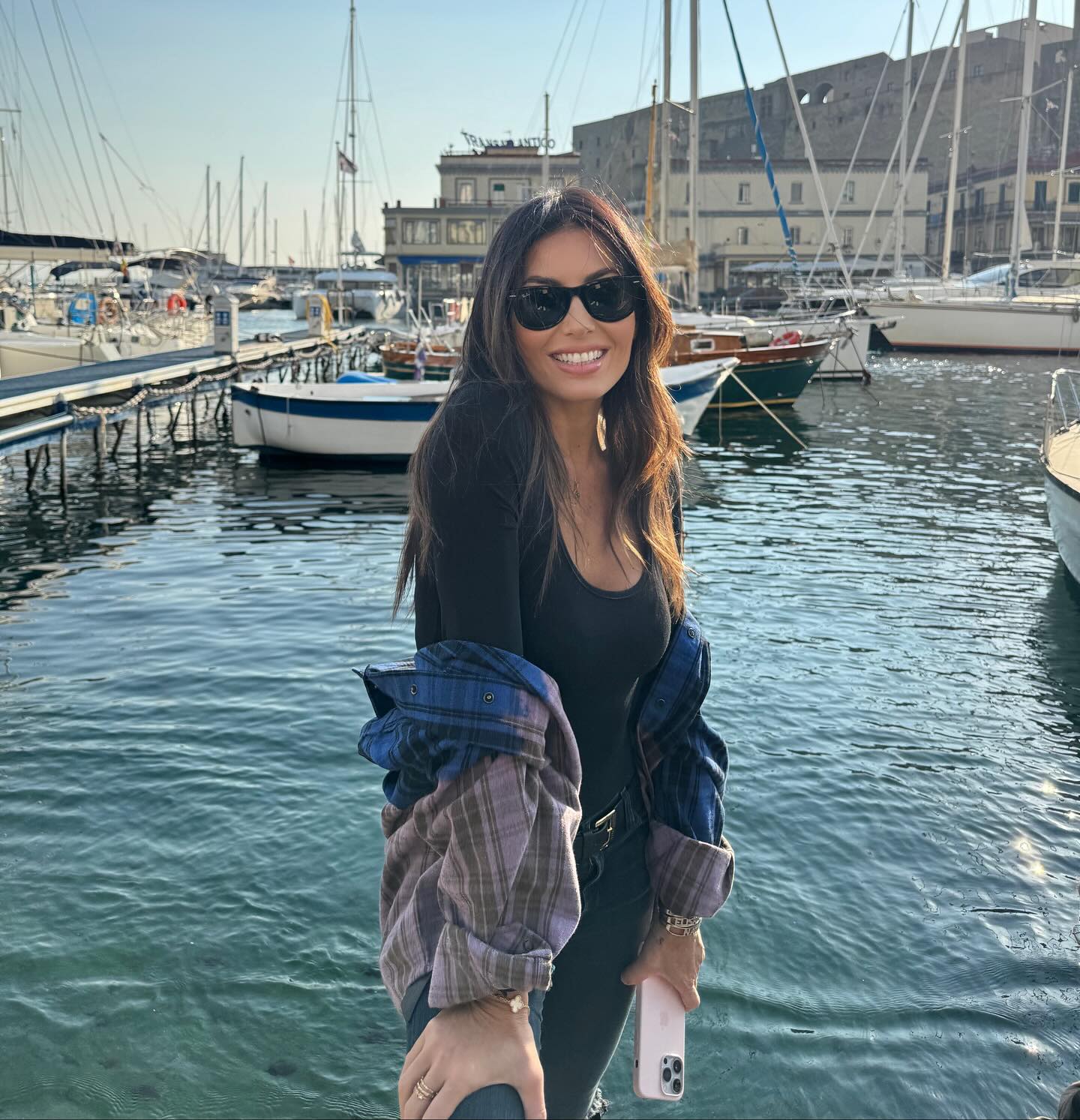 Elisabetta Gregoraci • Cu ‘o sole int’ o core . Bella che sei Napoli...