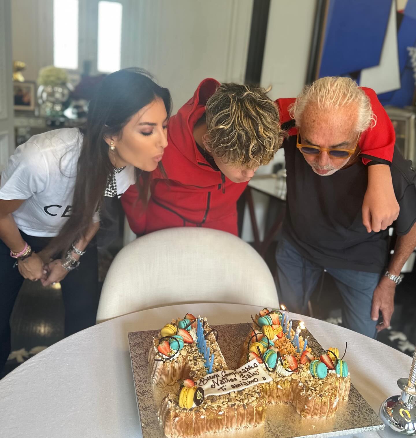 Elisabetta Gregoraci • 14 anni di amore incondizionato  
Auguri ancora vita!...