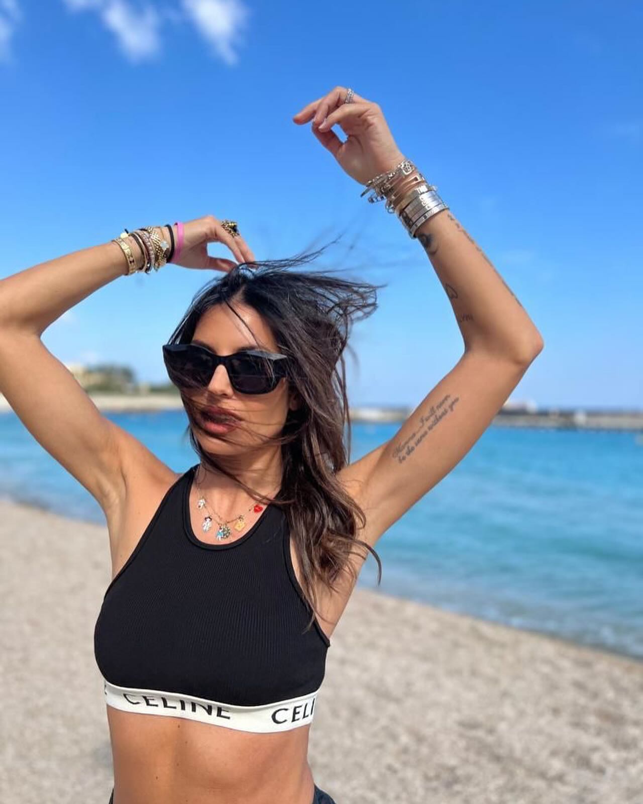 Elisabetta Gregoraci • Casa e’ dove il cuore può ridere senza timidezza...