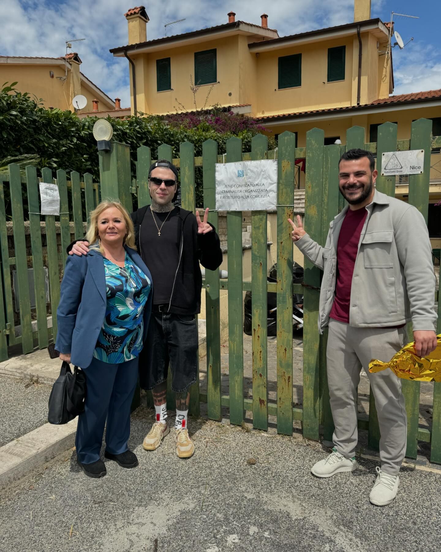 Fedez Oggi sono stato a visitare le due realtà che abbiamo deciso di sostenere quest’a...