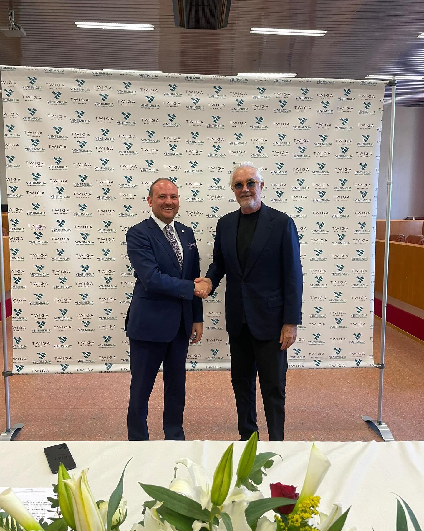 Flavio Briatore Conferenza stampa: oggi annunciamo la prossima apertura di Twiga Baia Beniamin.
...