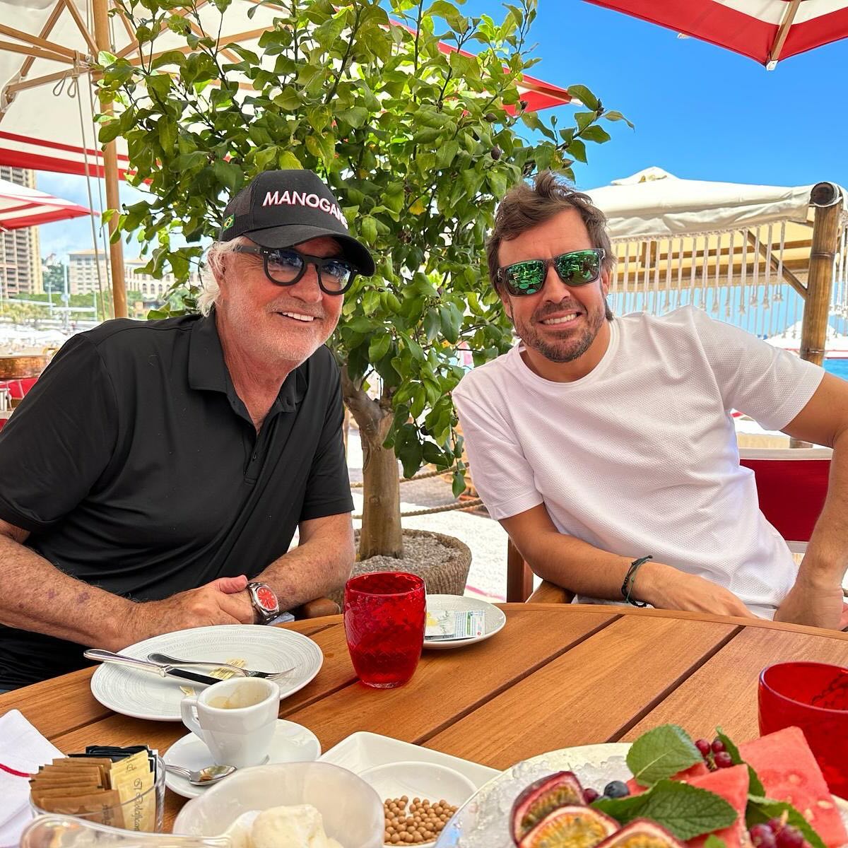 Flavio Briatore Lunch with Fernando at La rose des vents - Falco a’ la plage...