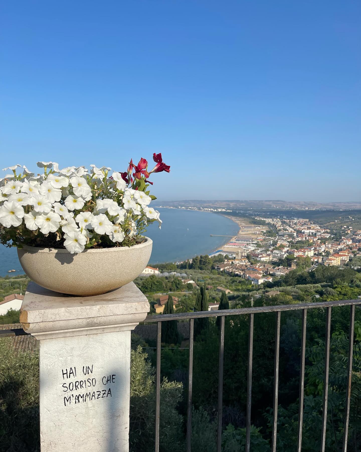 Selvaggia Lucarelli Le mie radici parerne: Abruzzo e Molise in ordine sparso: 1) Punta Penna, 2) pia...