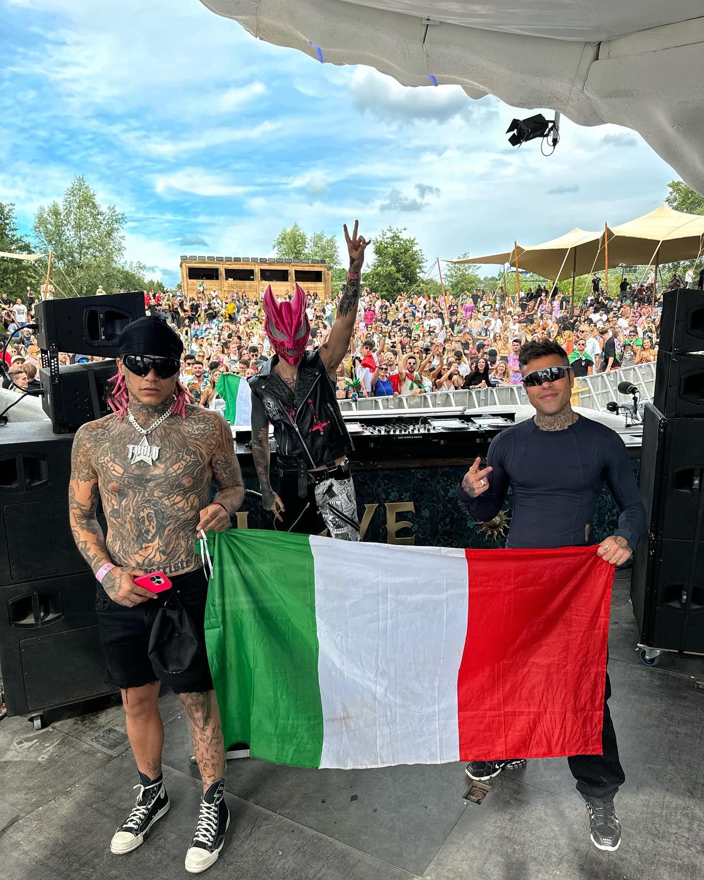 Fedez Italiani al Tomorrowland...