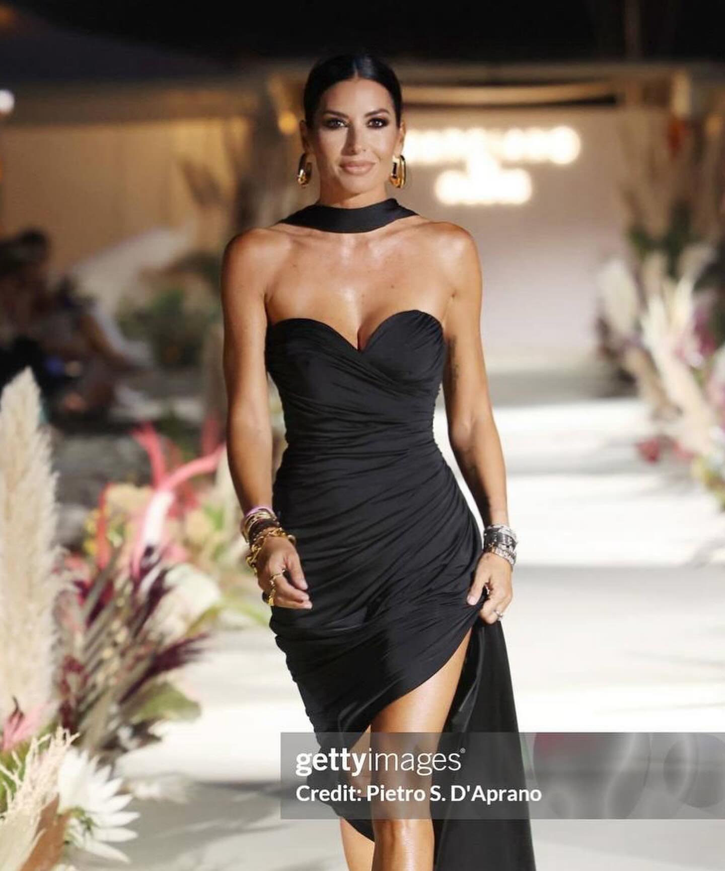 Elisabetta Gregoraci • A beautiful night into the  world
È stato un onore per me esserci e sfilare in...