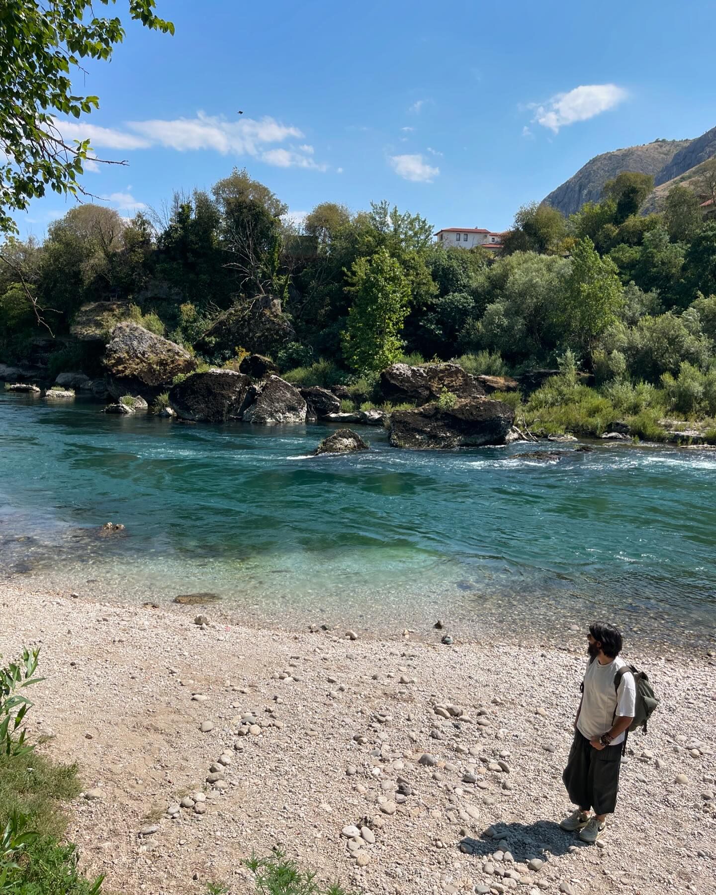 Elisabetta Canalis Abbiamo passato quattro giorni tra Mostar e Sarajevo, fiori tra le macerie. Due ...