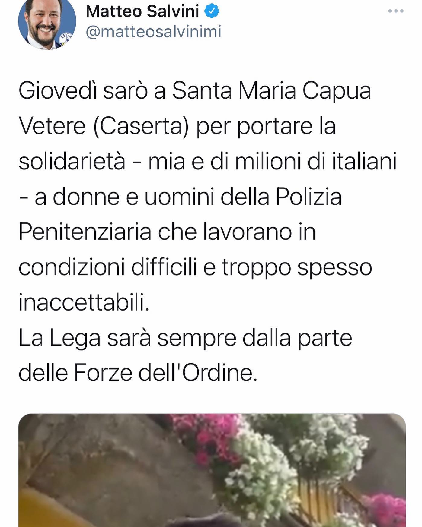 Selvaggia Lucarelli Se un immigrato delinque, gli immigrati sono delinquenti, buttiamo la chiave. Se...