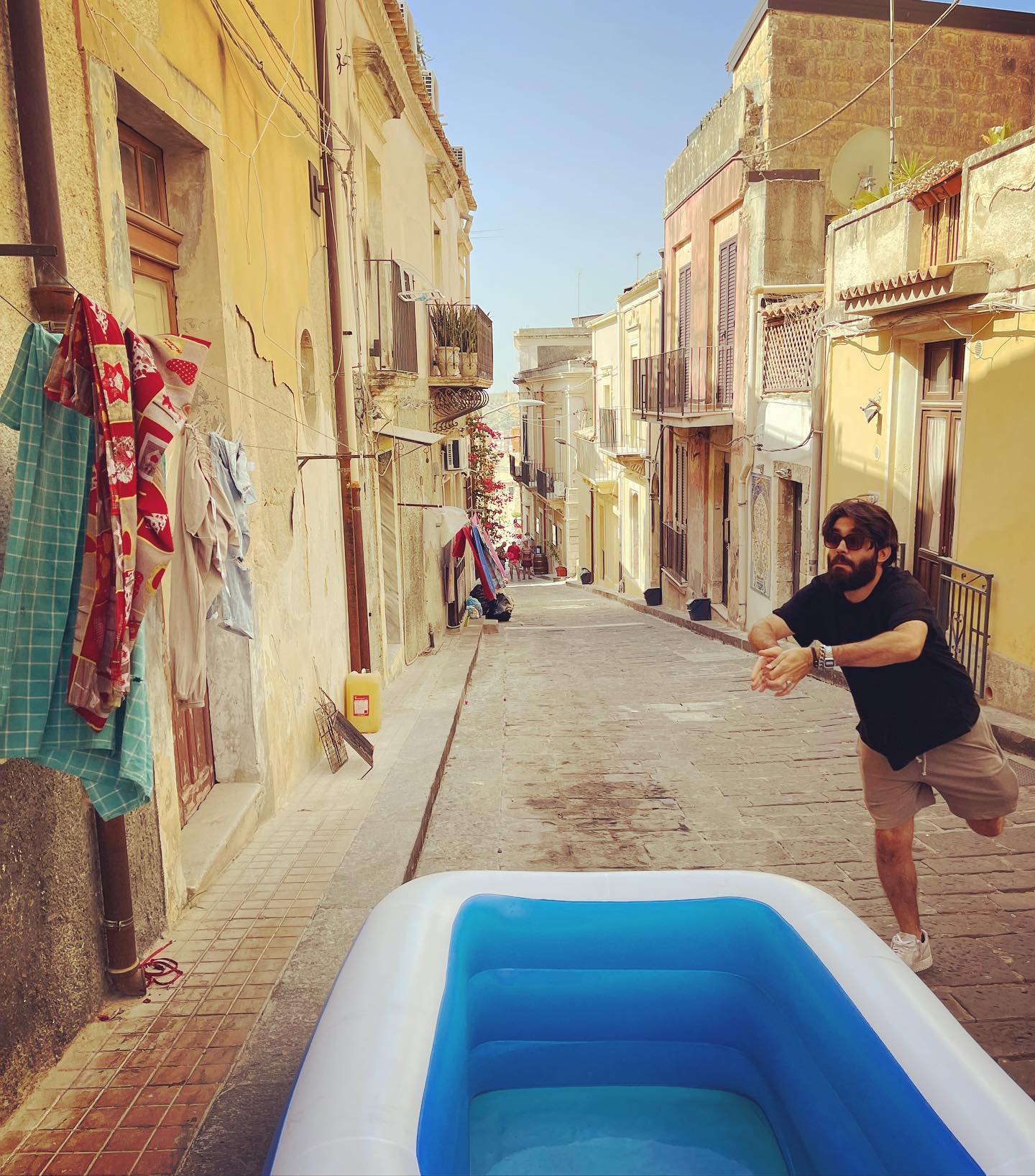 Selvaggia Lucarelli A Noto 40 gradi: come potete vedere sulle piscine nate dall’oggi al domani la so...