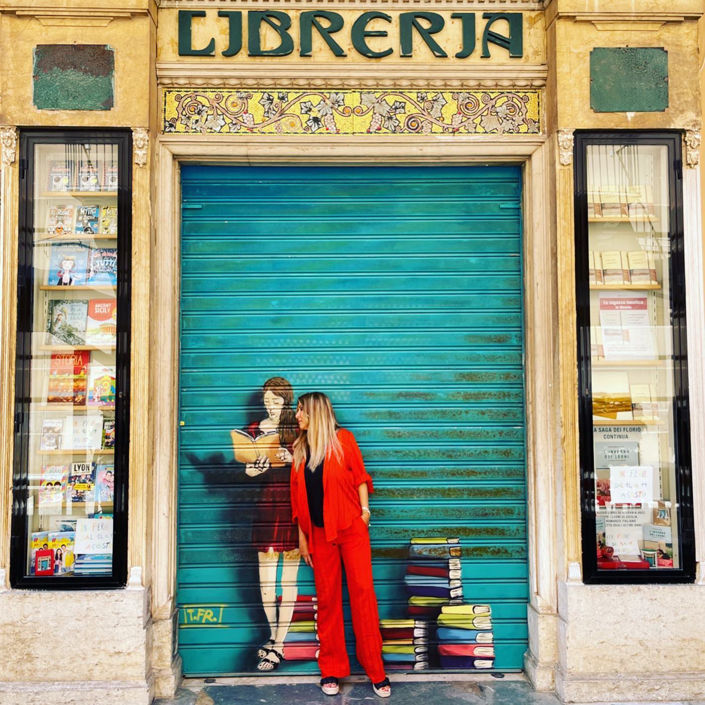 Selvaggia Lucarelli Altre insegne belle, a Trapani....