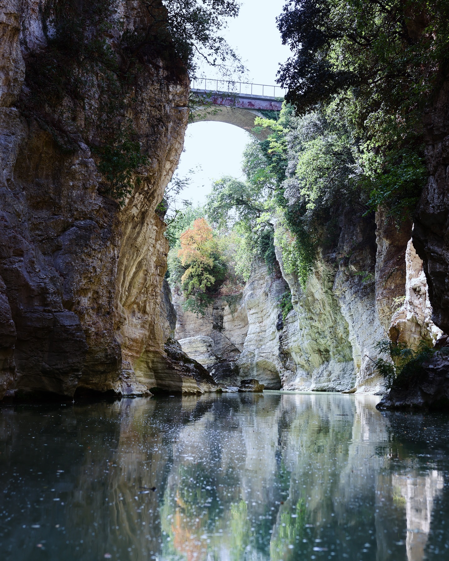 Martina Colombari Se poniamo a confronto il fiume e la roccia, il fiume vince sempre, non grazie a...